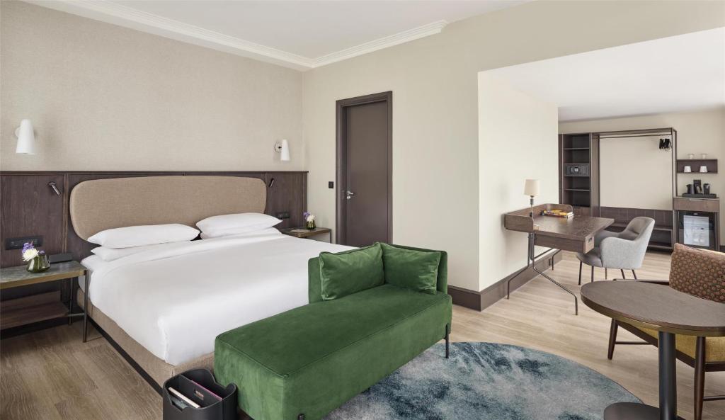 Regency Suite with City View