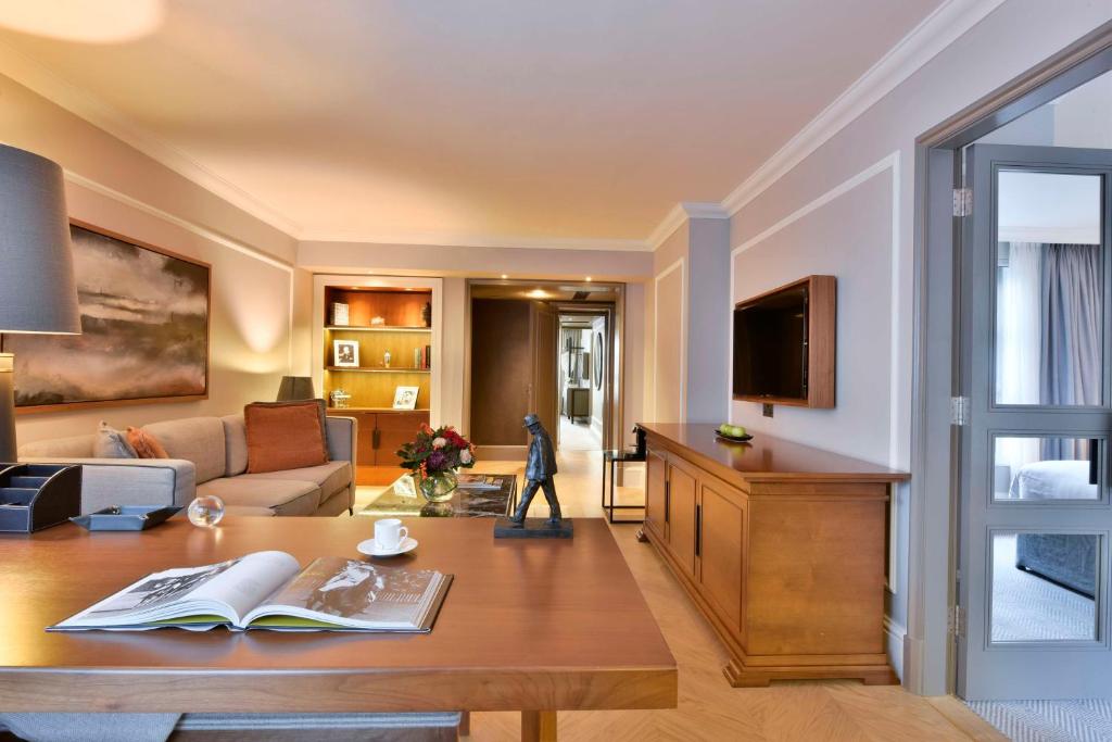 Two-Bedroom Suite with Garden View