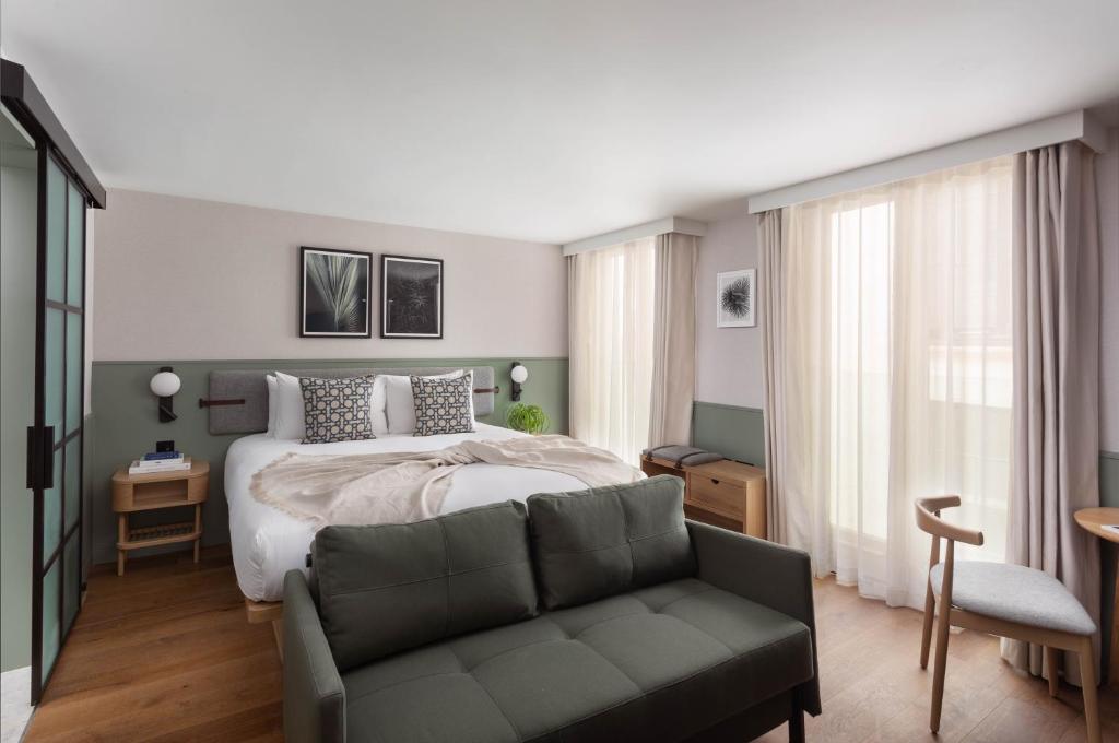 Inhabit Queen's Gardens, a Member of Design Hotels room