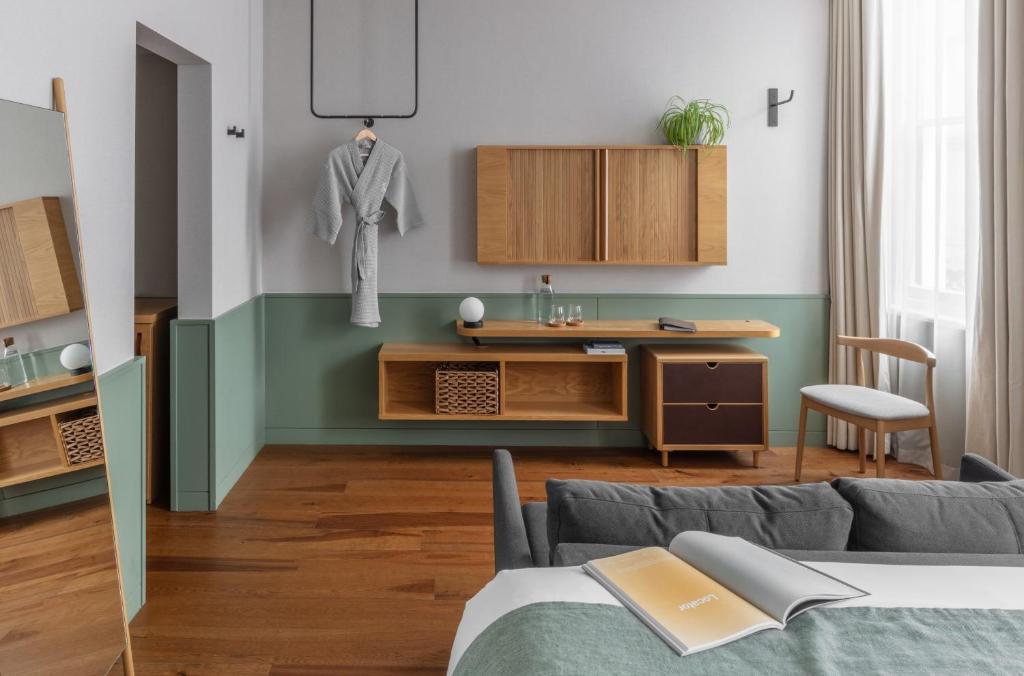 Inhabit Queen's Gardens, a Member of Design Hotels room