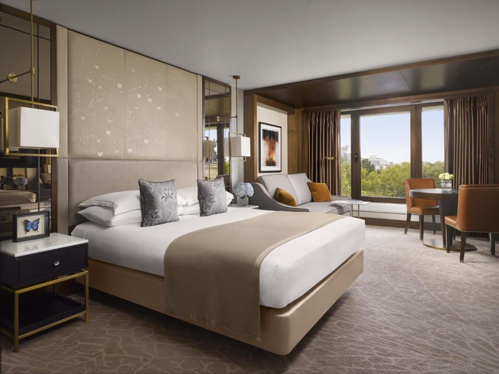InterContinental London Park Lane by IHG room