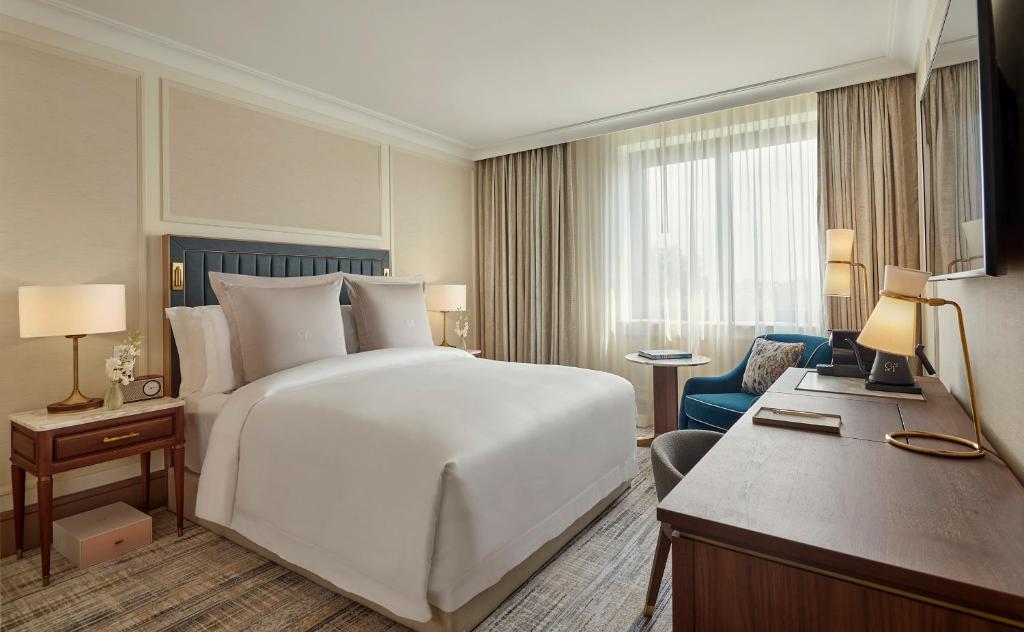 Superior Room with exclusive access to Cadogan private gardens