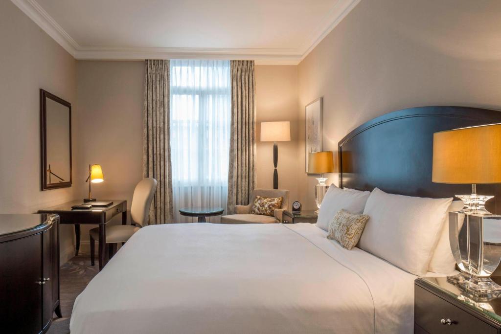 Superior Room, Guest room, 1 King