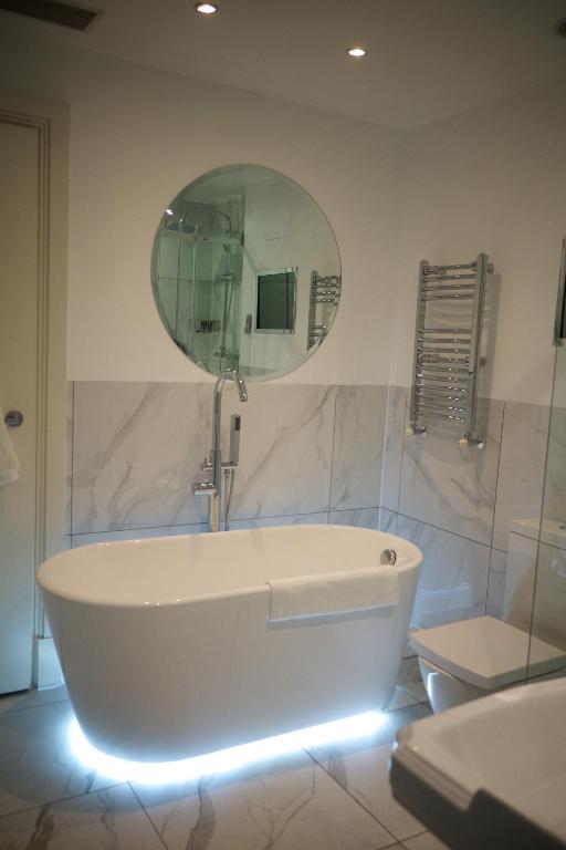 Karma Sanctum Soho Hotel room