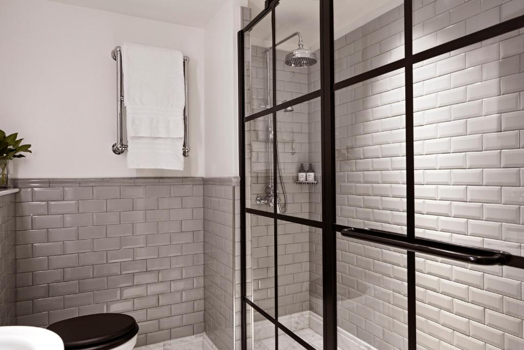 Kimpton Fitzroy London by IHG room