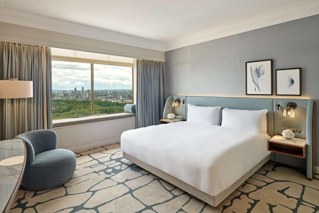 Grosvenor Suite with Lounge Access