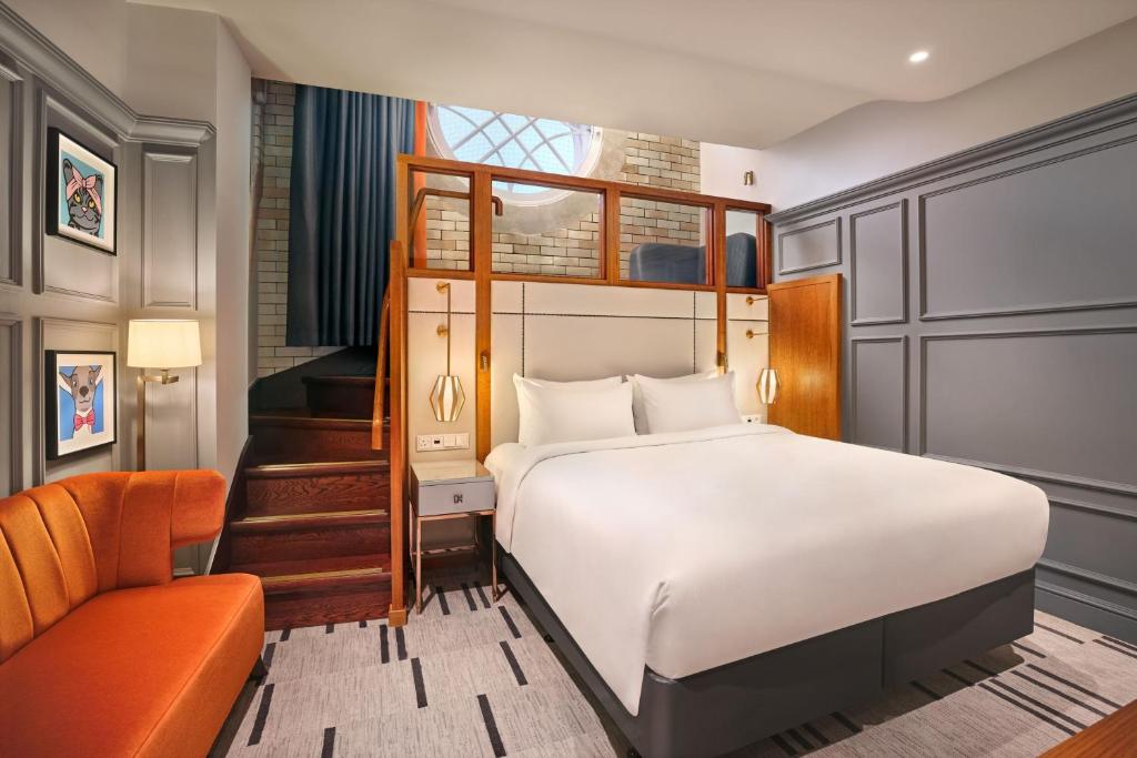 King Loft with River Thames View