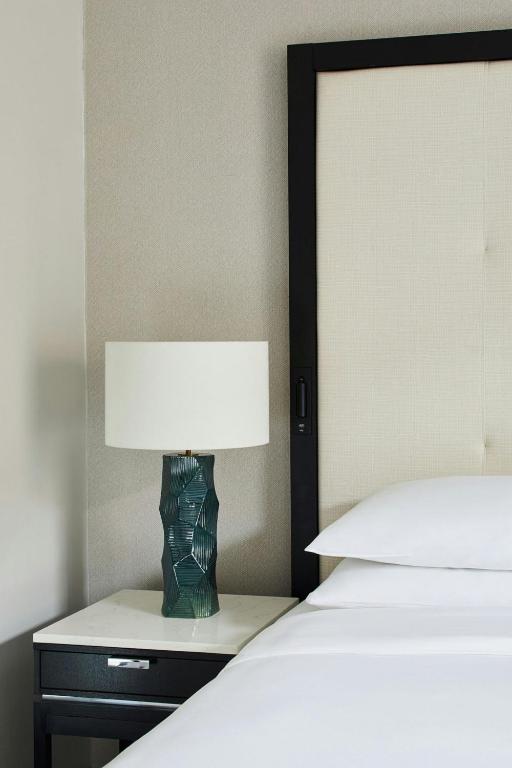 London Marriott Hotel Grosvenor Square room