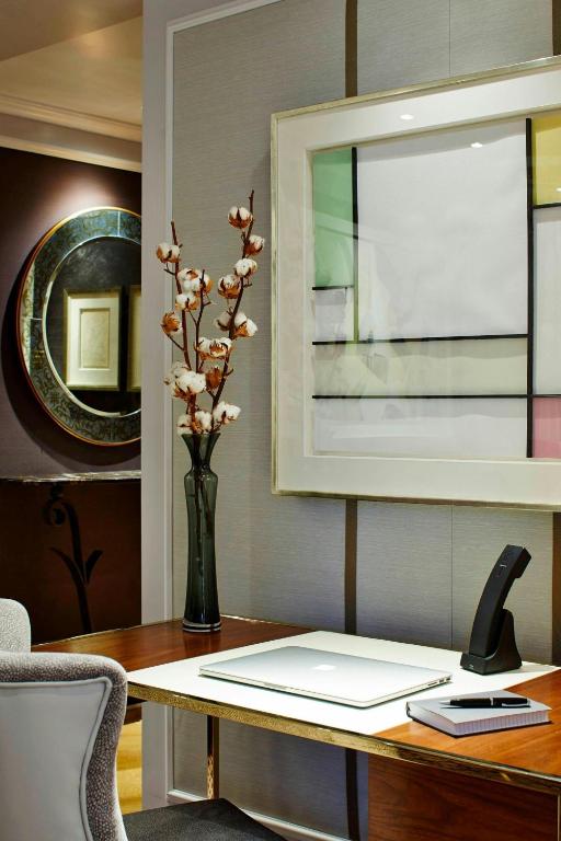 London Marriott Hotel Park Lane room