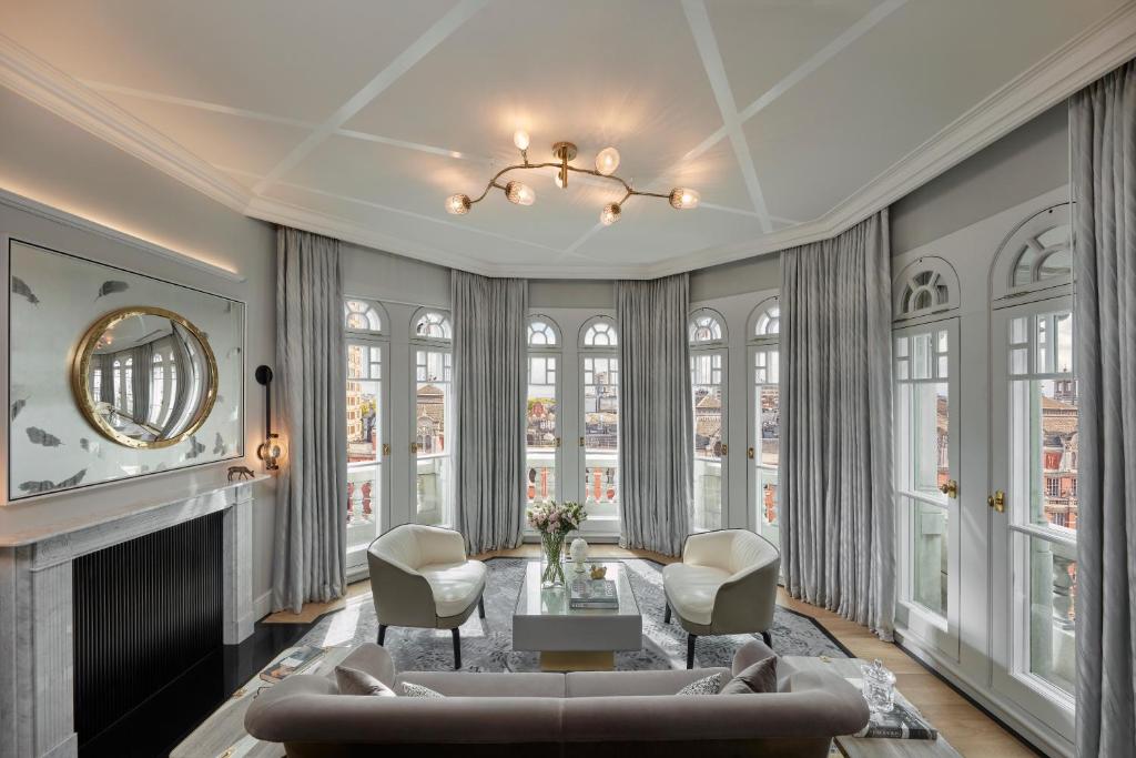 Turret Suite
