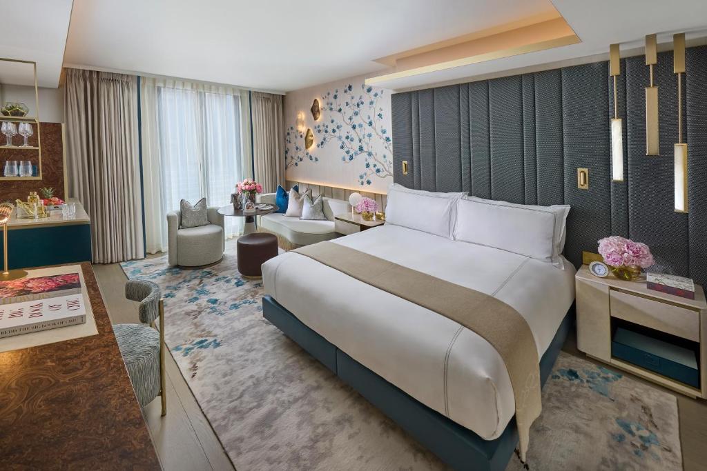 Deluxe Room King or Twin