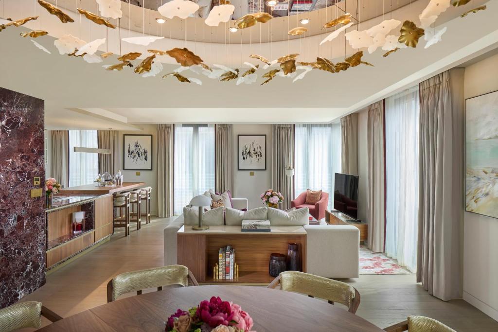Mandarin Oriental Mayfair, London room