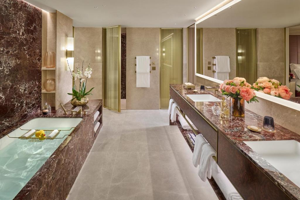 Mandarin Oriental Mayfair, London room