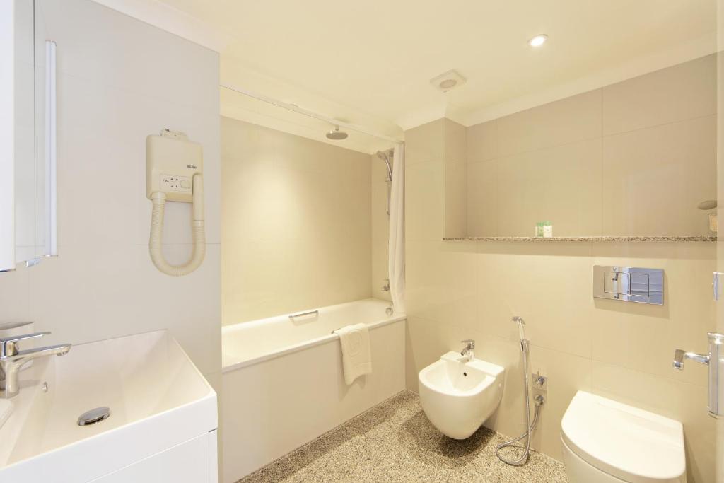 Mayfair House room