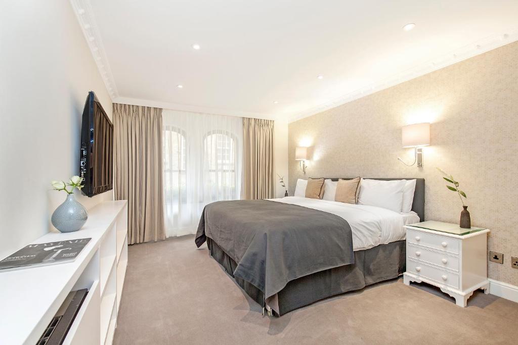 Luxury One-Bedroom Apartment