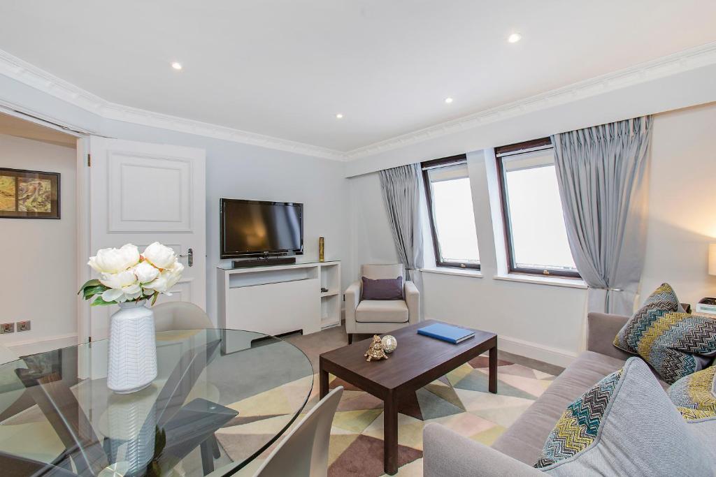 Superior One-Bedroom Apartment