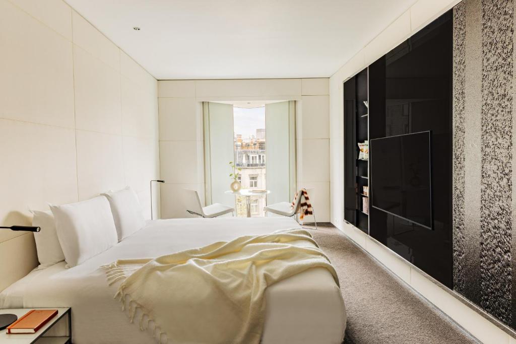 2 Bedroom Superior ME City View