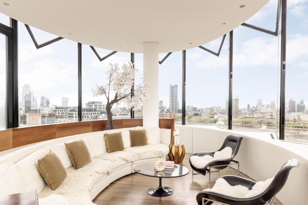 Ultimate ME + Suite Duplex Penthouse