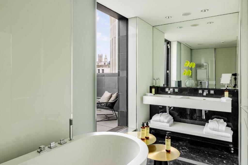 ME London by Melia - Covent Garden room