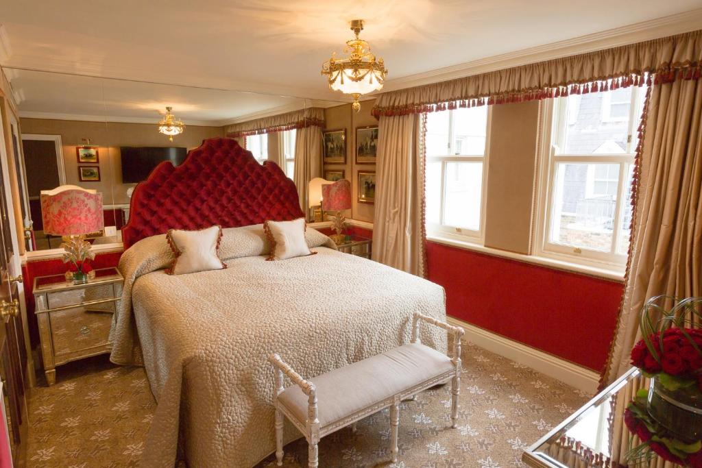 Milestone Hotel Kensington room