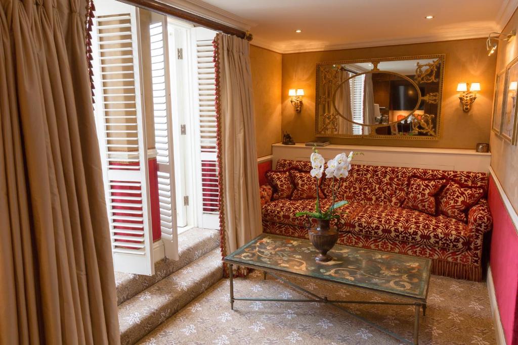 Milestone Hotel Kensington room