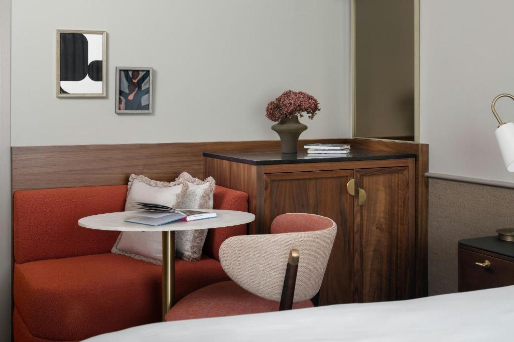 Montcalm Mayfair, Autograph Collection room