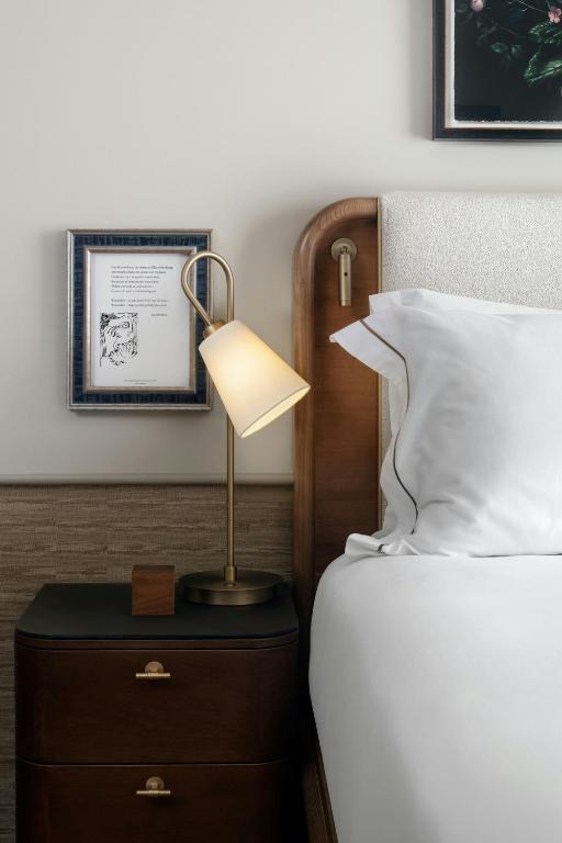 Montcalm King Suite with Sofa Bed