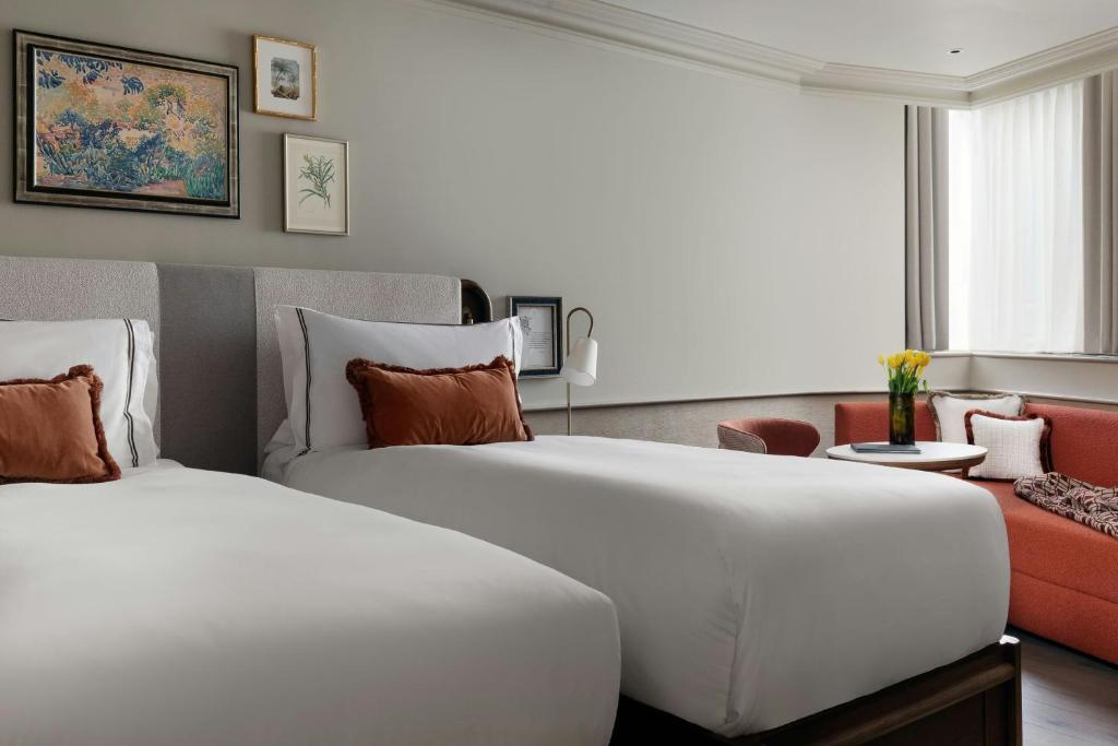 Salon Twin Room
