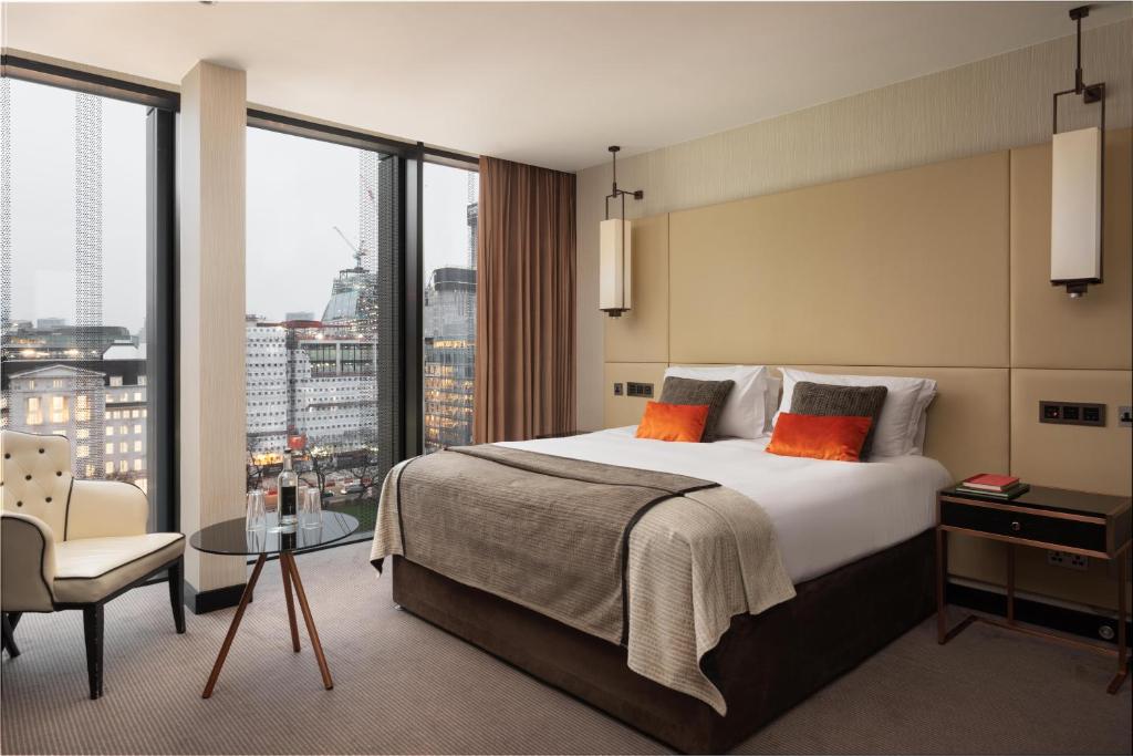 Montcalm Royal London House, London City room