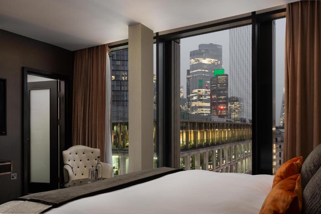Montcalm Royal London House, London City room