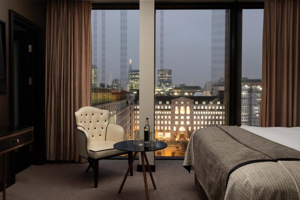 Montcalm Royal London House, London City room