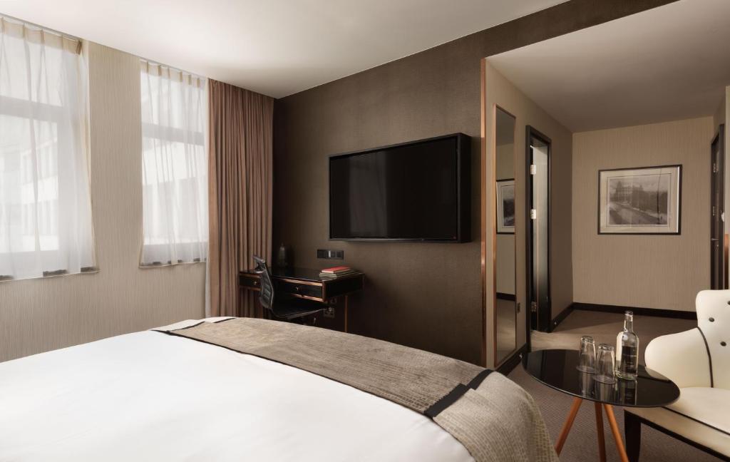 Montcalm Royal London House, London City room