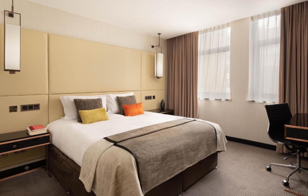 Montcalm Royal London House, London City room