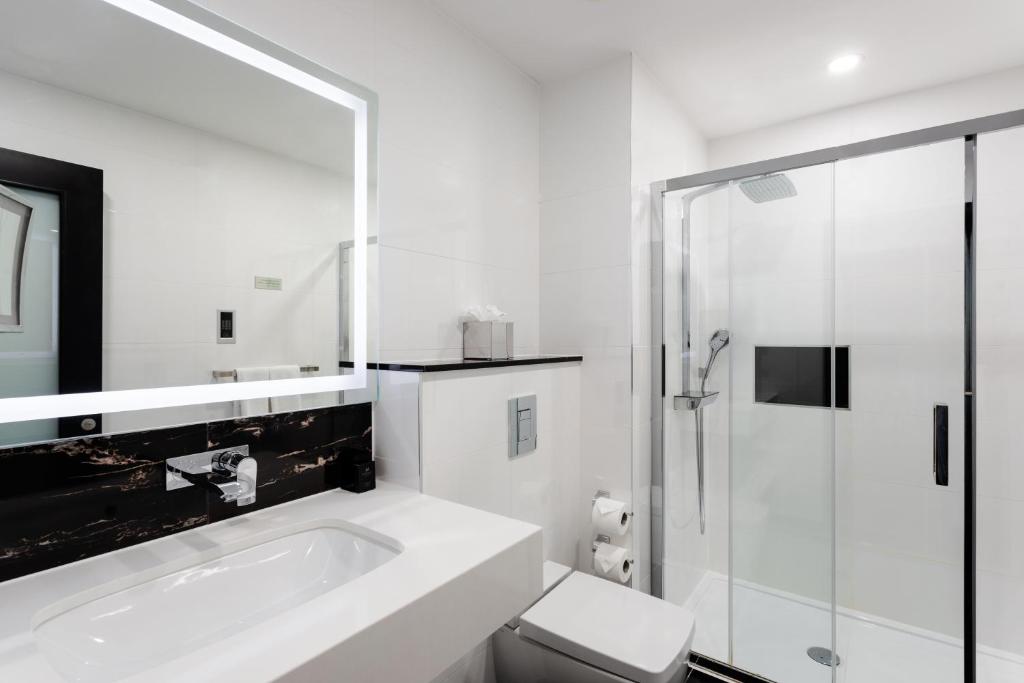 Montcalm Royal London House, London City room