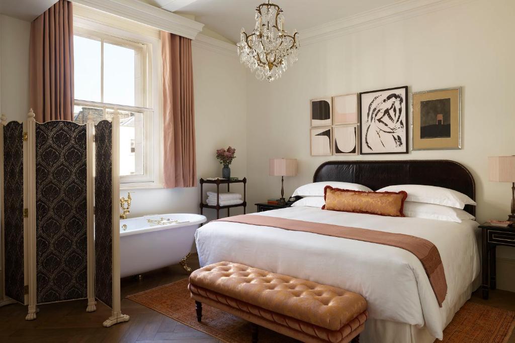 NoMad London room