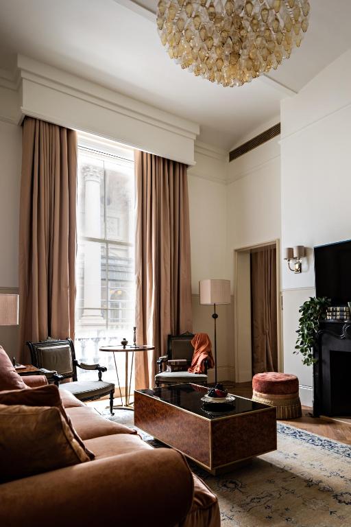 NoMad London room