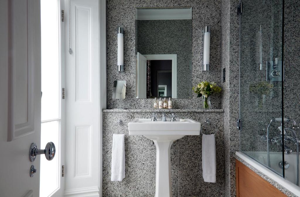 Number Sixteen, Firmdale Hotels room