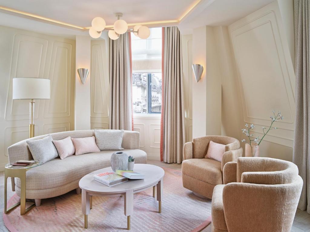 One Aldwych room