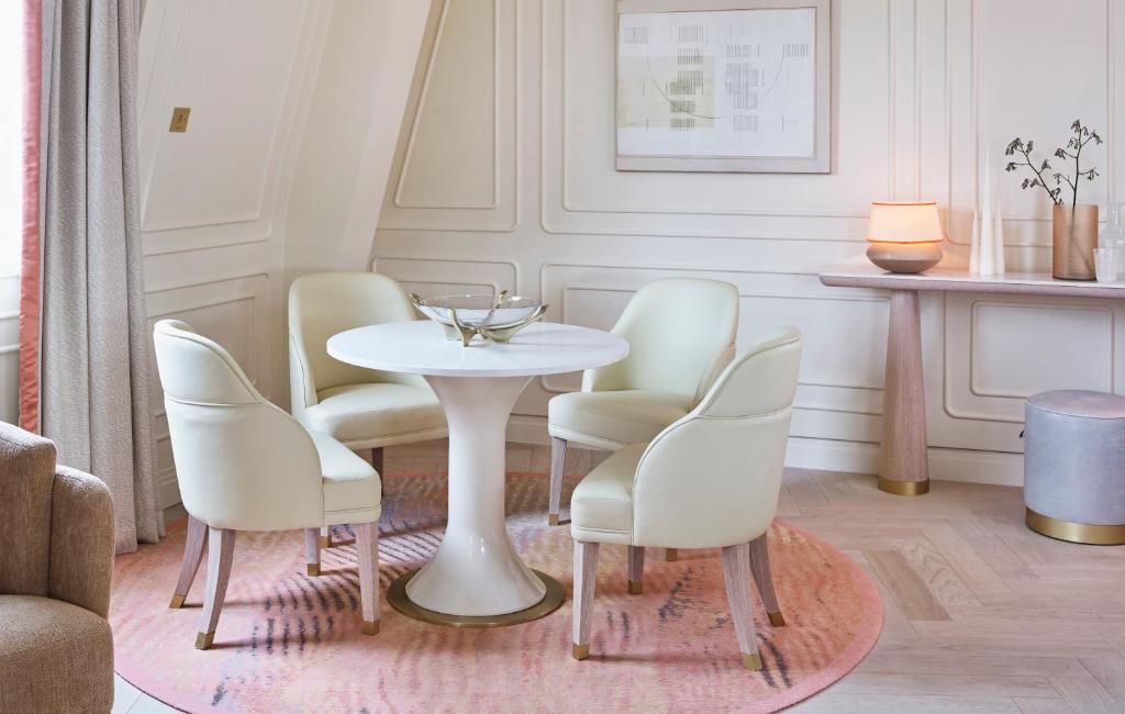 One Aldwych room