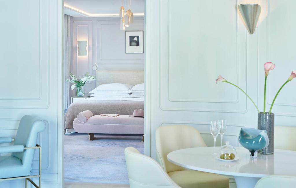 One Aldwych room
