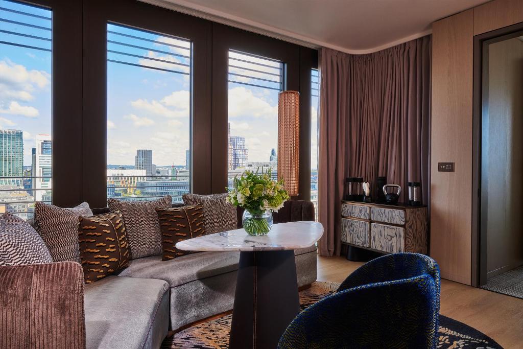 Devonshire Suite