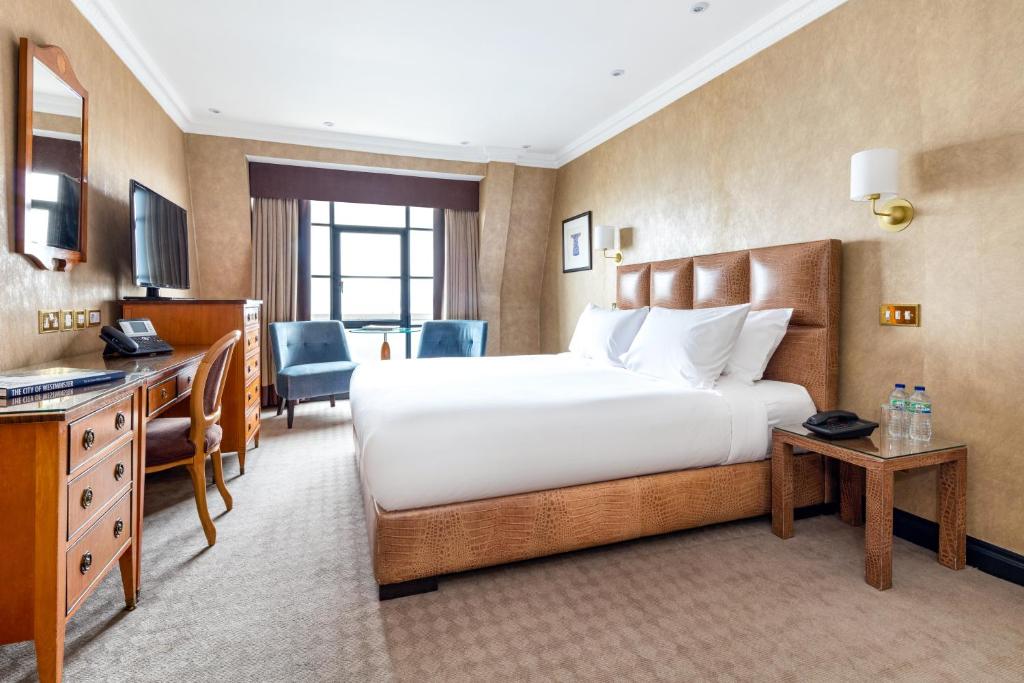Premium Room with Square View