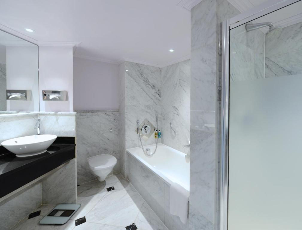 Radisson Blu Hotel, London Leicester Square room