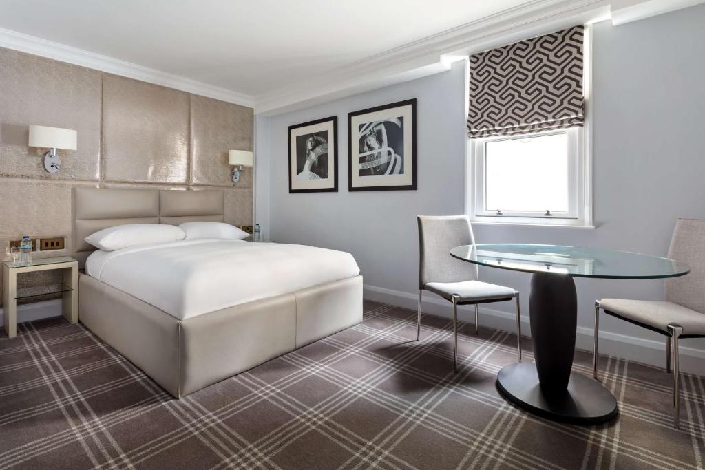Radisson Blu Hotel, London Mercer Street room