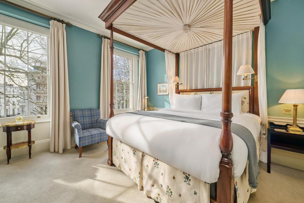 Roseate Suite