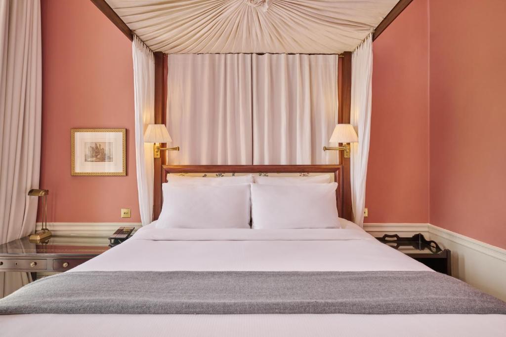 Roseate House London room
