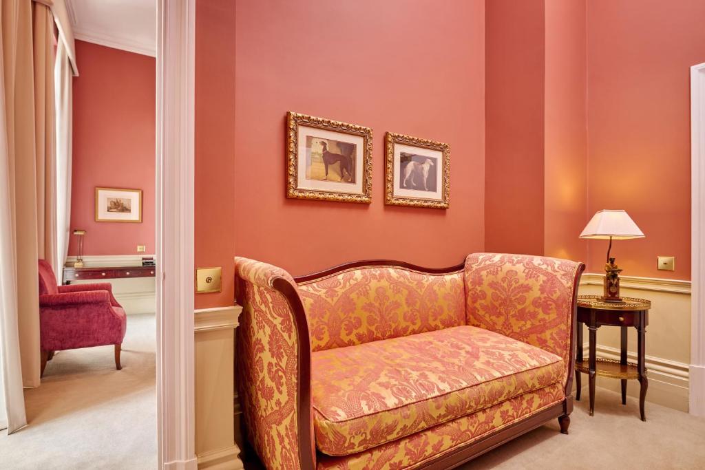 Roseate House London room