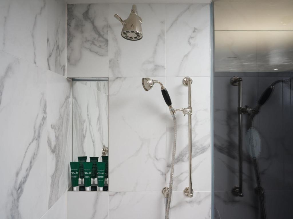 Rosewood London room