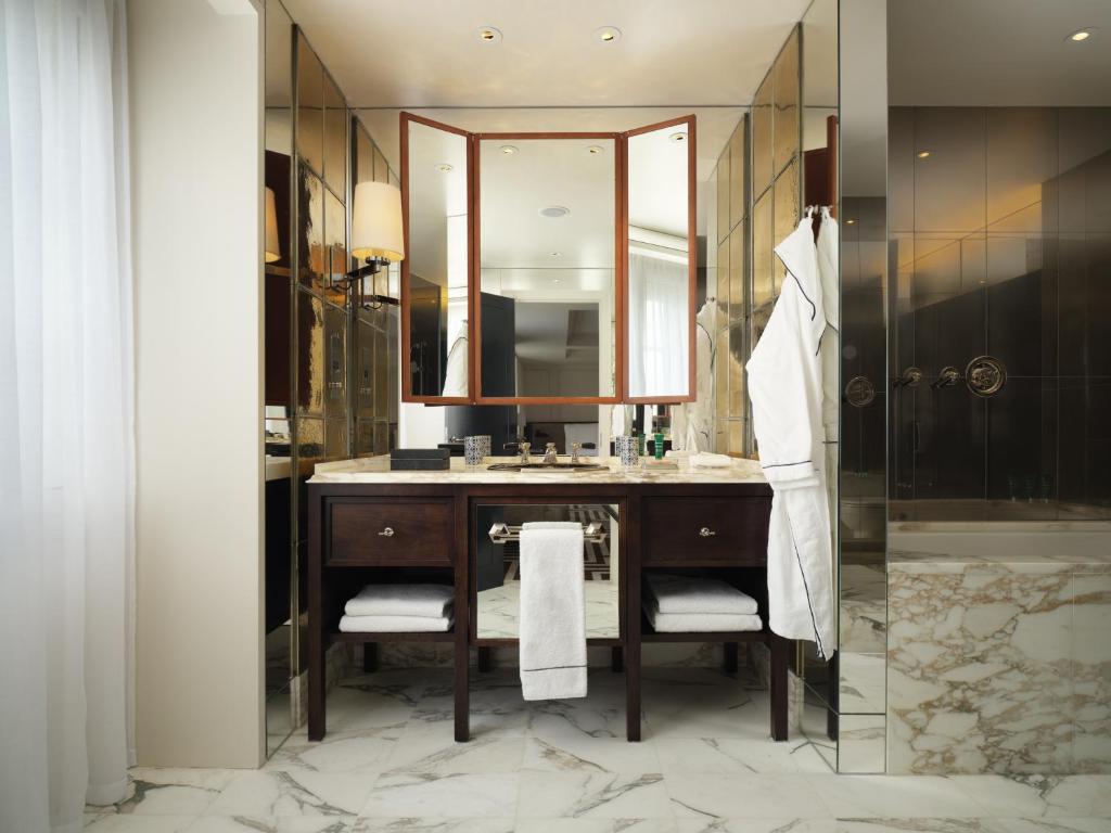 Rosewood London room