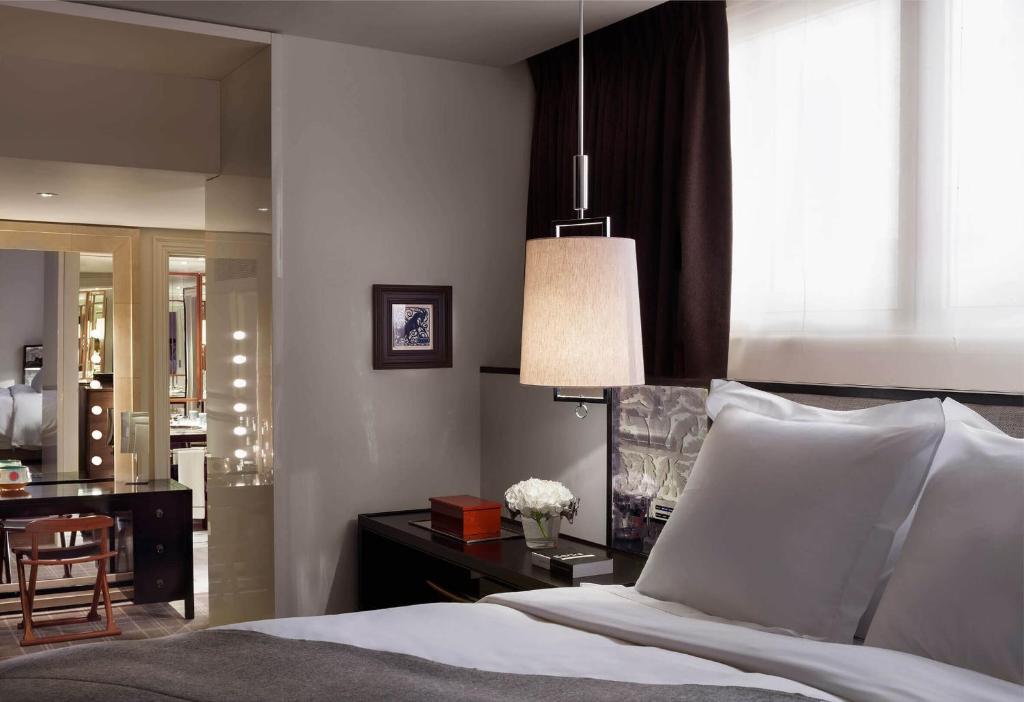 Rosewood London room